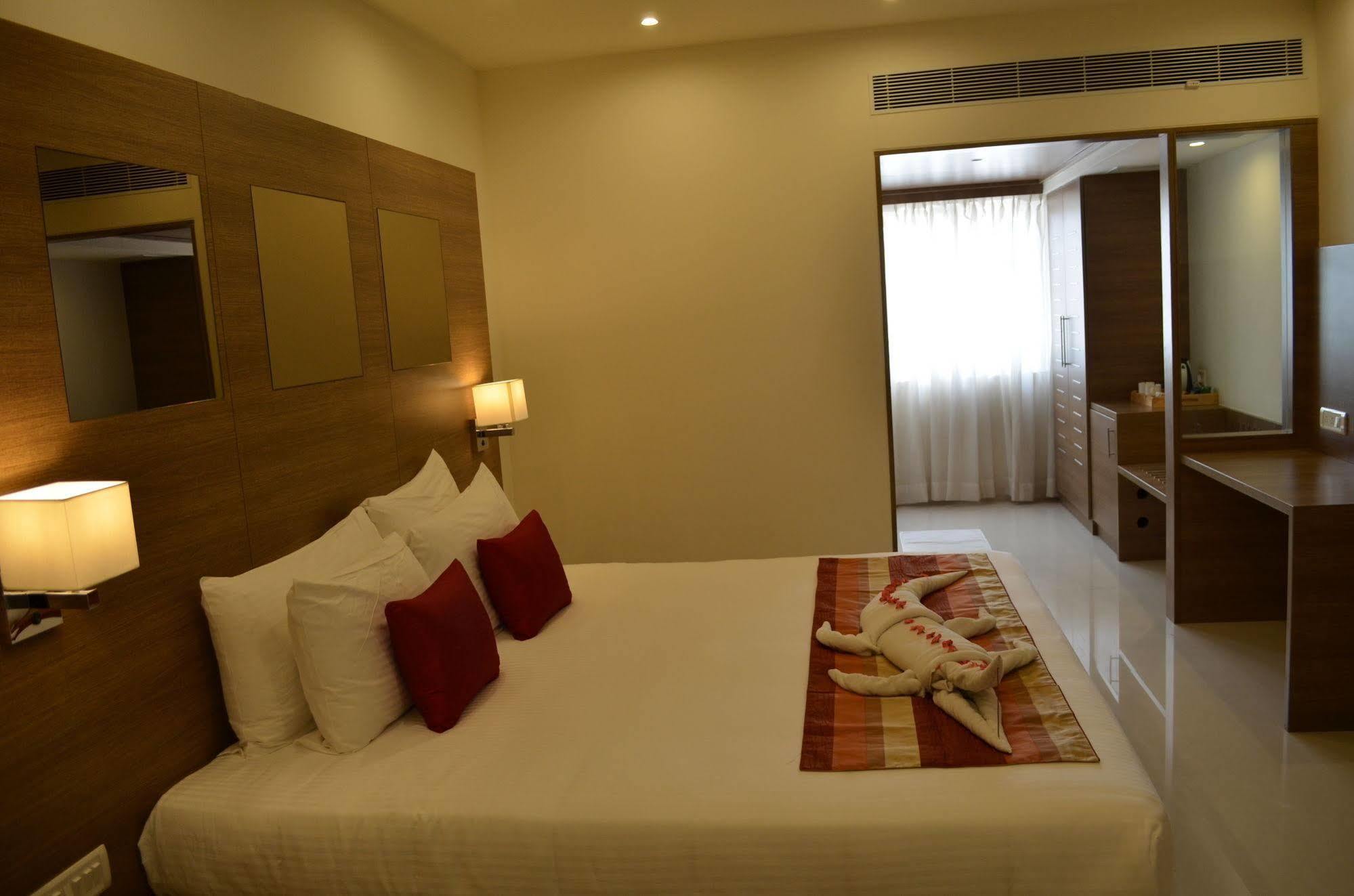 Regency Tiruttani By Grt Hotels Thiruttani Exterior foto